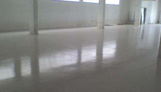Piso Industrial de Alta Resistência
